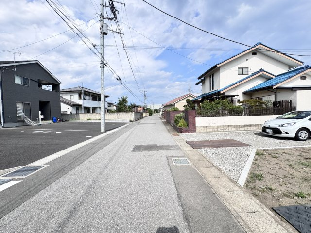 新築　伊勢崎市北千木町1期　2号棟の前面道路含む現地写真|現地写真　北側接道幅員約5.8ｍ	