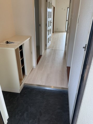 ヤノマンションの玄関