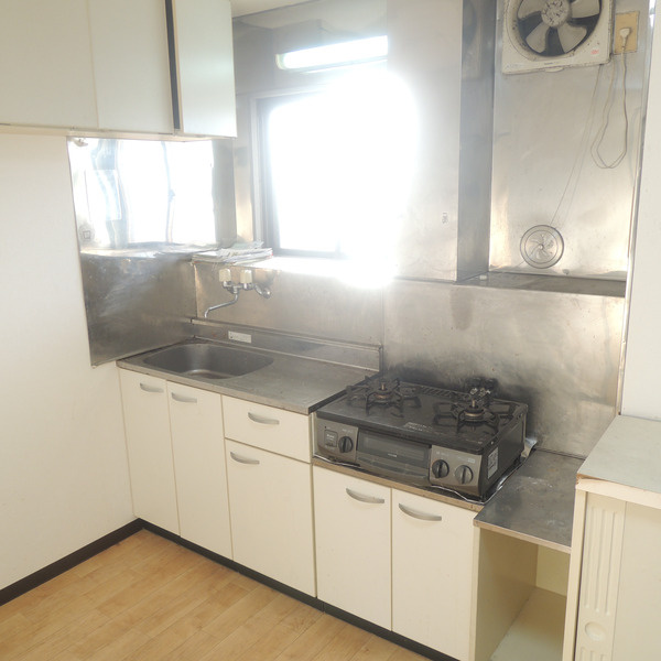 所沢市小手指町４丁目の賃貸マンションのキッチン