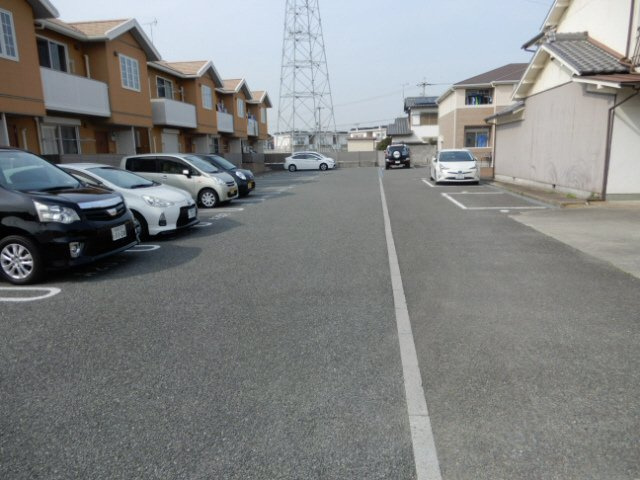 シャーメゾン・ひまわりＢの駐車場