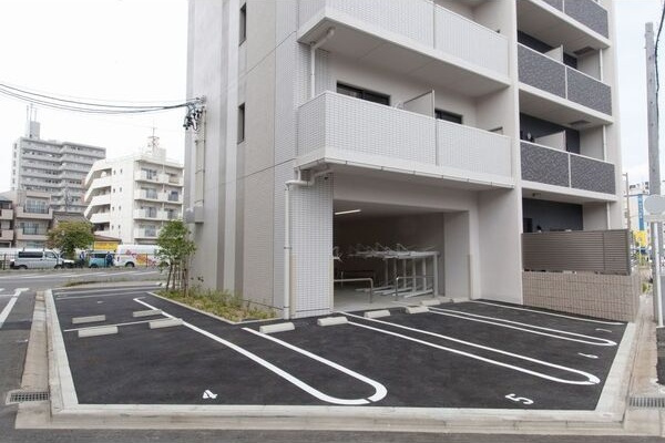 プレイズシード浅間町の駐車場