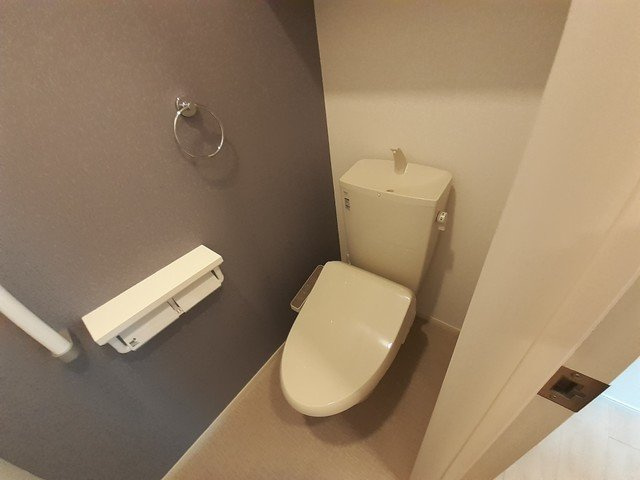 【トイレ】 | シュロス | トイレです