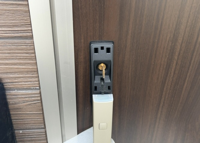 【防犯設備】 | 薬師台新築戸建 | 当然のことではありますが、オートロックやセンサーライト、ホームセキュリティーなどの防犯設備があれば、小さいお子様がいるご家庭も安心ですよね！まず物件購入の際は、防犯設備もチェックするようにしましょう。