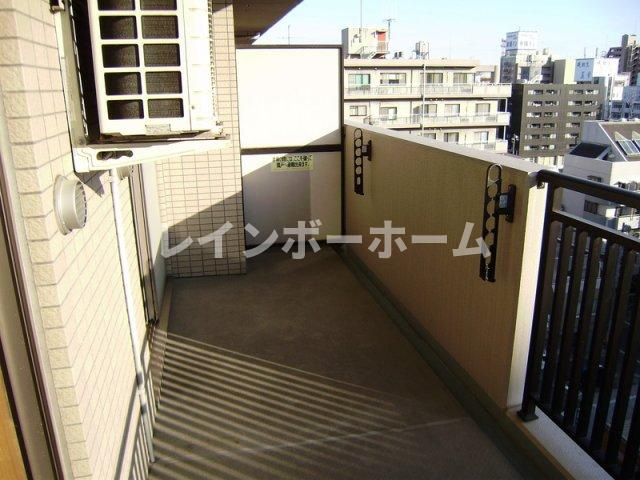 ロワールヒエダのバルコニー|暖かな日差しのふりそそぐバルコニー