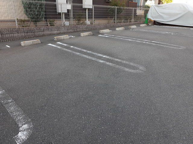 【駐車場】 | ルミエ－ル　ハタ | カースペースがあります