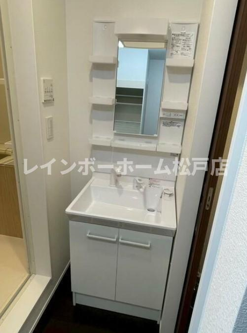 ベレガンス松戸Ⅴの洗面所|コンパクトで使いやすい洗面所