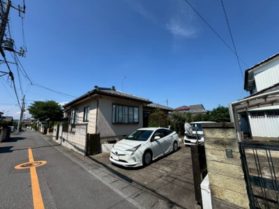 【前面道路含む現地写真】 | 本庄市栄2丁目　【平屋】中古住宅
