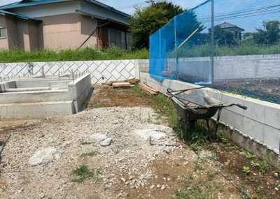 【庭】 | 中荻野新築戸建 | 家族でのBBQを行うのであれば3坪程度の広さがあればよいでしょう。ガーデニングや家庭菜園を楽しむ際は、手入れが行き届く範囲にすると安心です。また、庭のある方角や接道が気になる方は事前に確認しましょう。