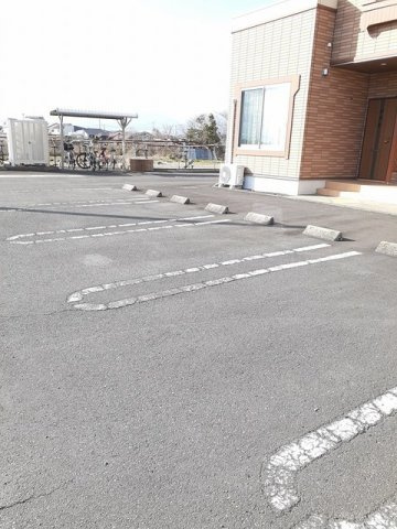 ハピネス２の駐車場