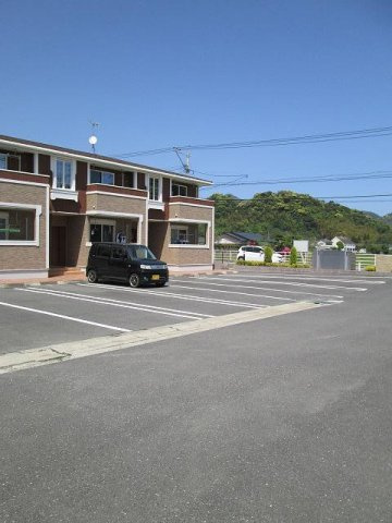 エス・フリーデ　Ⅱの駐車場