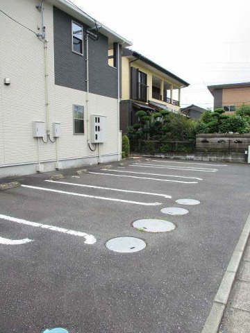ハッピー　メゾンの駐車場