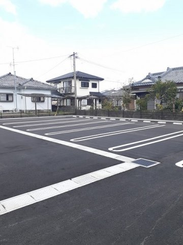 キャトルセゾン・ルル　Ⅱの駐車場