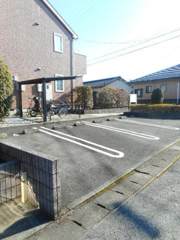 ヴィラエミネンスＡの駐車場