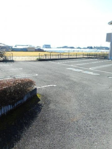 ビームズの駐車場