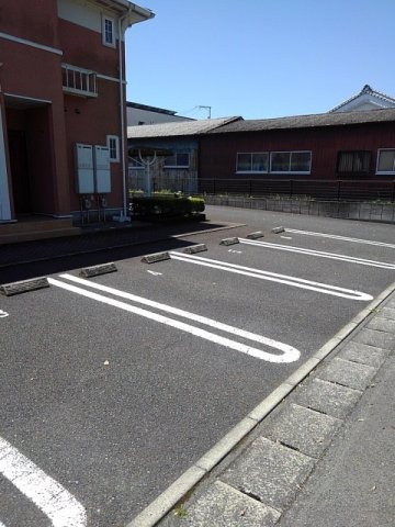 ロング　シーダー　Ｄの駐車場