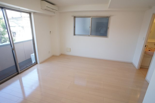 ソレイユ津田沼の洋室|別のお部屋の写真です