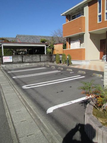 ヴィラ・ステラの駐車場