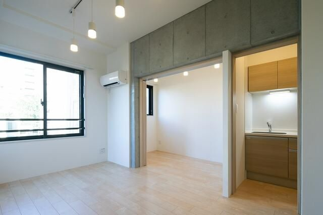 ＯＡＫ　ＶＩＬＬＡ　ＳＯＵ目黒の居間・リビング
