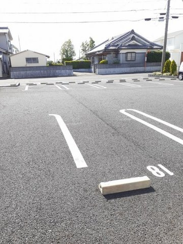 ステラ　Ⅱの駐車場