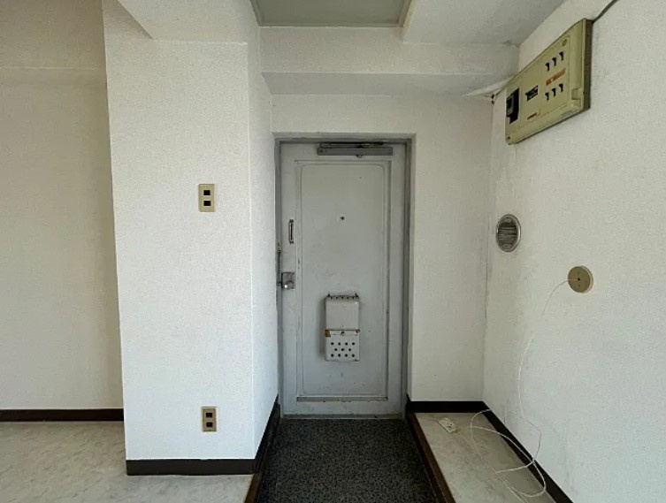 フラッツ東長崎の玄関