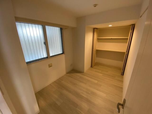 ヤサビアンの寝室