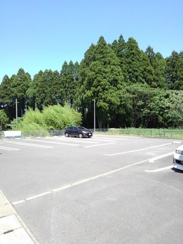 サルヴァトーレ　セブンの駐車場