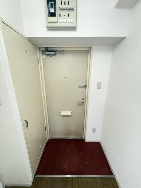 グランドハイツ八丁堀の玄関