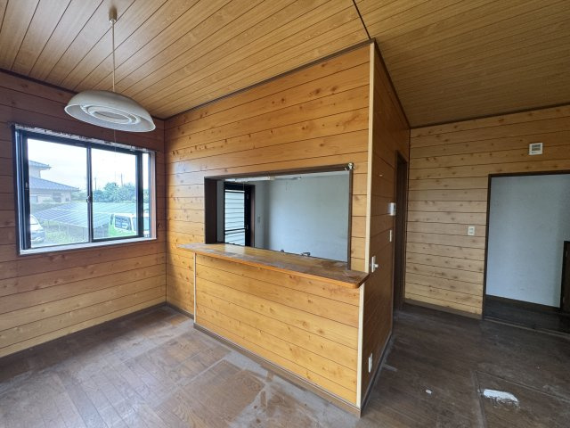 【居間・リビング】 | 児玉郡上里町七本木　中古住宅