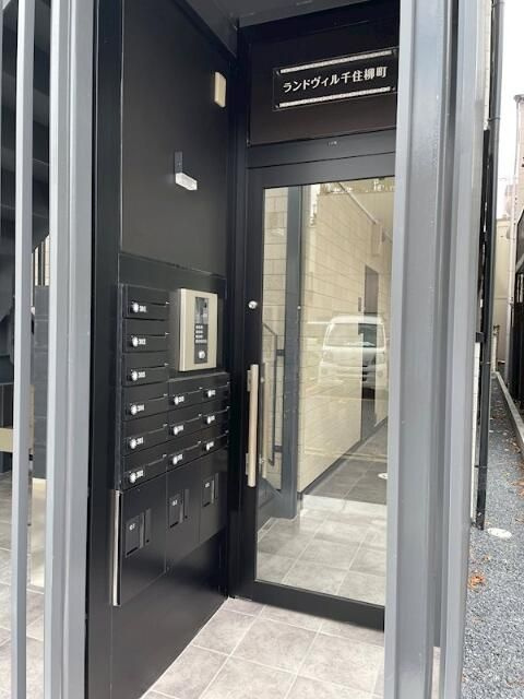 ランドヴィル千住柳町のエントランス
