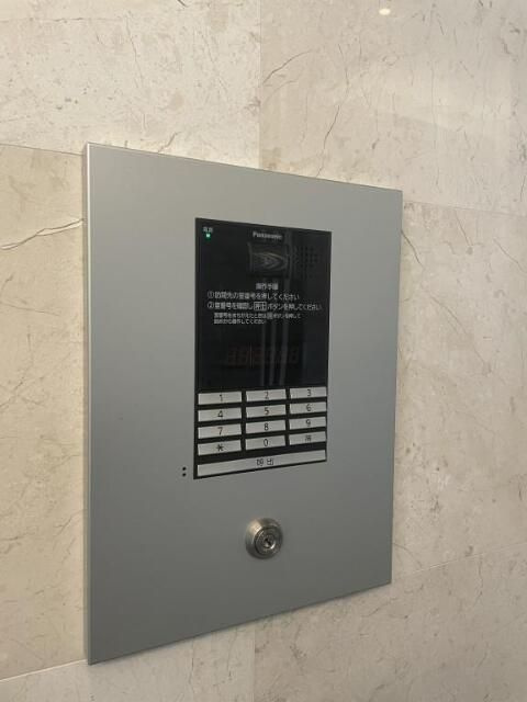 ユービ１２のエントランス