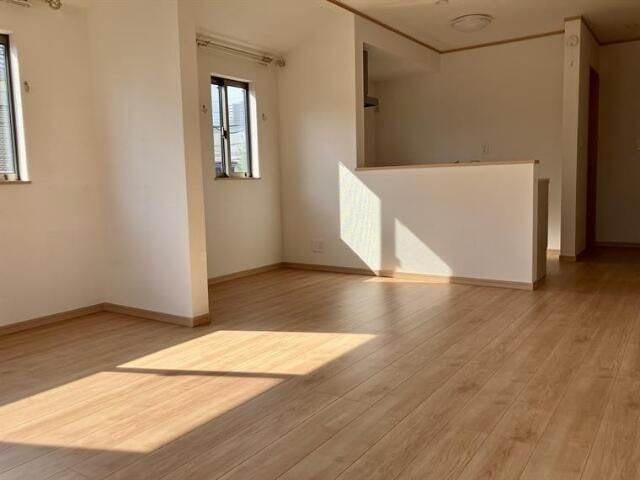 西大井戸建の居間・リビング