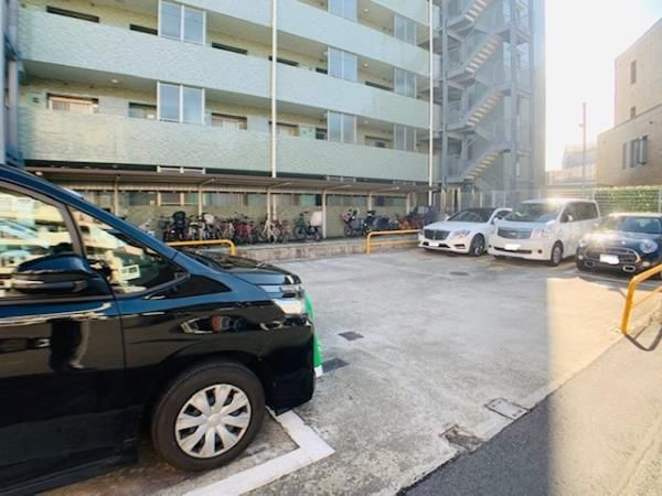 グリーンヒルズ目白の駐車場