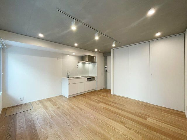 ＰＩＥＮＺＡ　中野新橋の居間・リビング