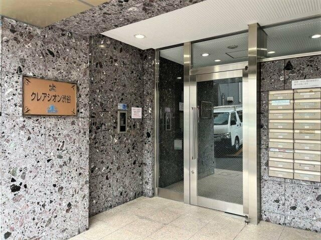 クレアシオン渋谷のエントランス