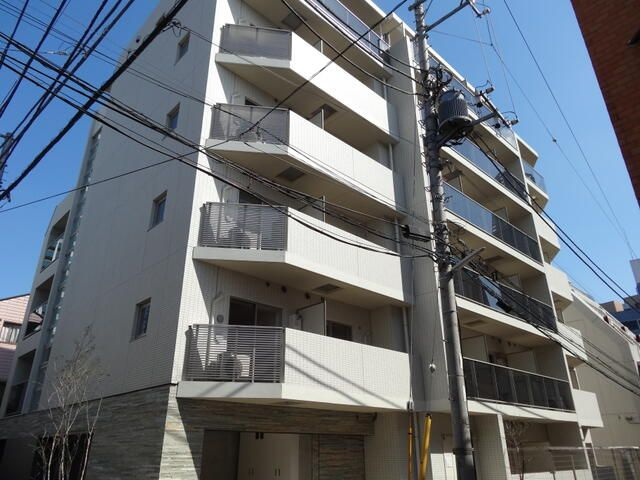 ガリシア新宿都庁前の外観