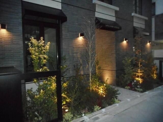 ＬＡＰｉＳ　ＣＯＵＲＴ　ＹＯＴＳＵＹＡのエントランス