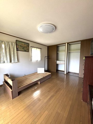 商談中　伊豆高原　利便性の良い平坦角地の3SLDKの洋室|バルコニー付きの洋室10帖