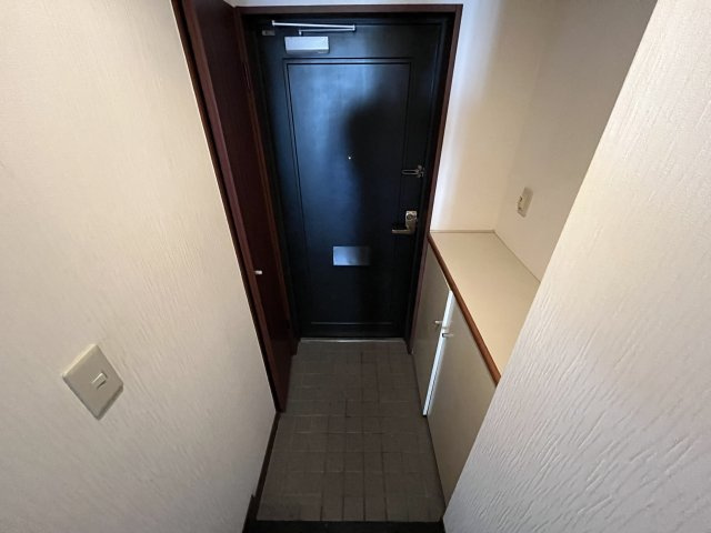 ロイヤルハイツ甲子園口の玄関