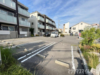 【駐車場】