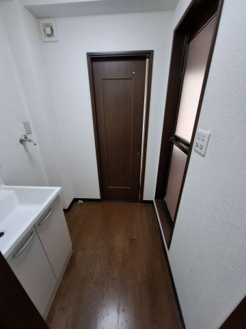 荒川区西日暮里１丁目の賃貸マンション