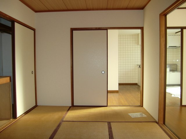 ハイツ中山の和室