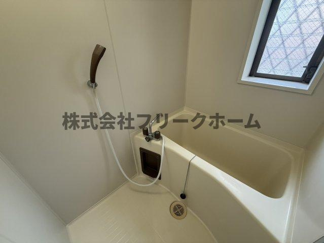 三鷹市上連雀１丁目のアパートの浴室