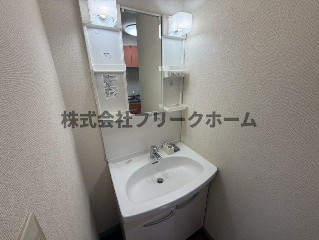 三鷹市上連雀１丁目のアパートの洗面所