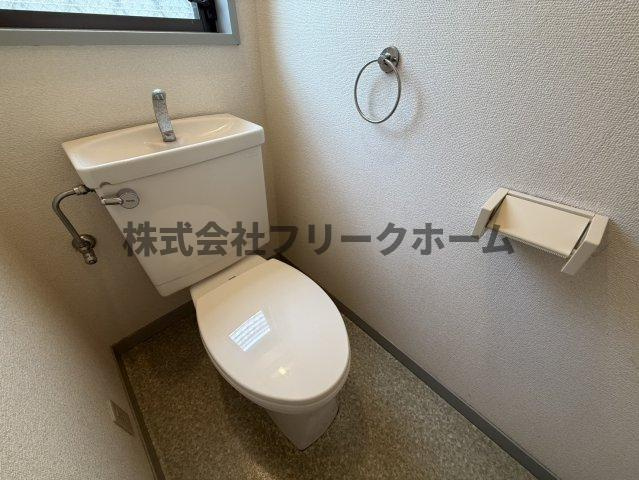 三鷹市上連雀１丁目のアパートのトイレ
