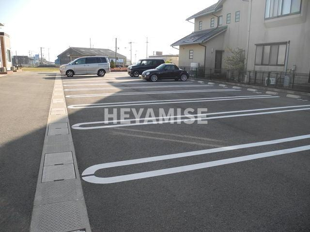 アンアザレアⅡの駐車場|※同物件反転タイプの写真でございます※現況を優先します※