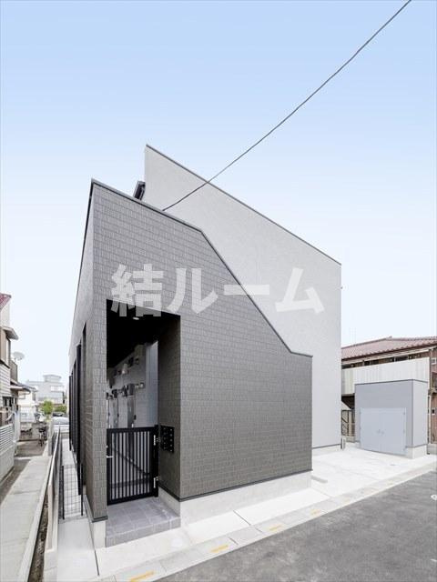 川口市芝４丁目のアパートのエントランス