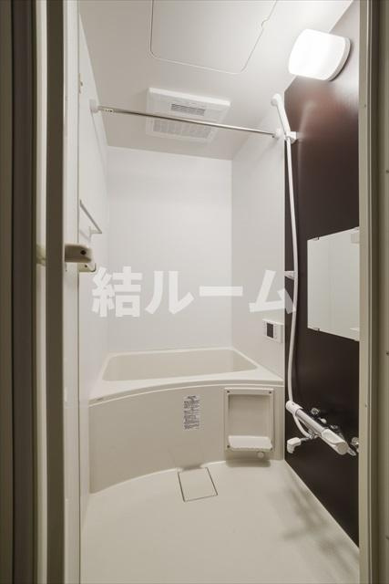 川口市芝４丁目のアパートの浴室