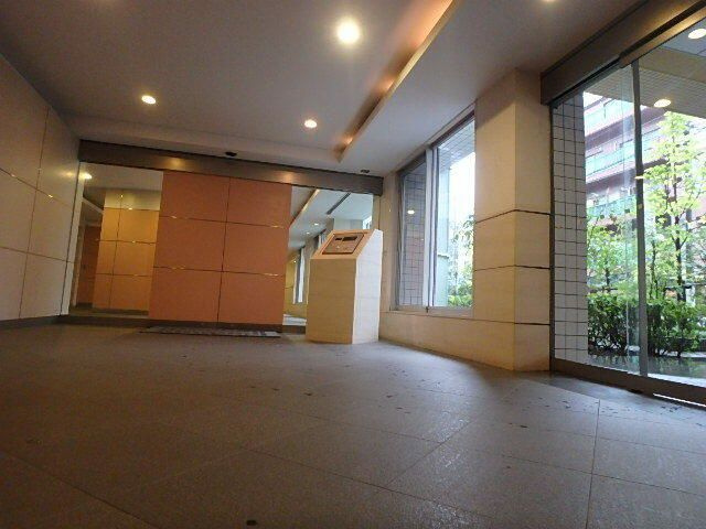 萩中イーストのエントランス