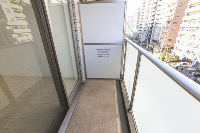 Ｂ　ＣＩＴＹ　ＴＡＢＡＴＡ　ＳＫＹＣＯＵＲＴのバルコニー