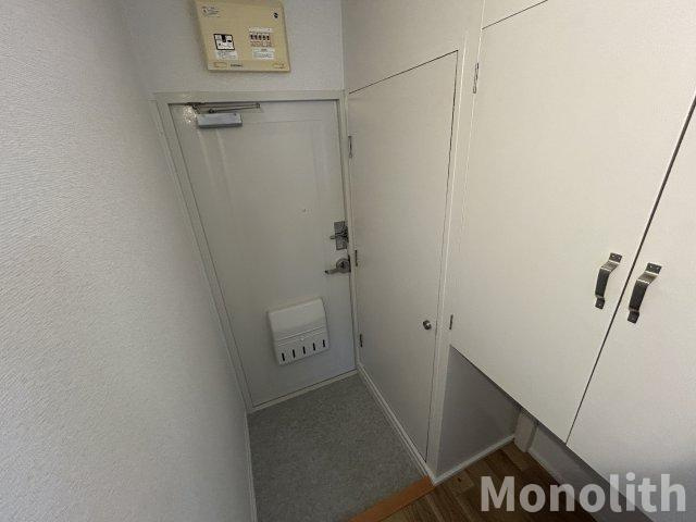 くすの木２号棟の玄関